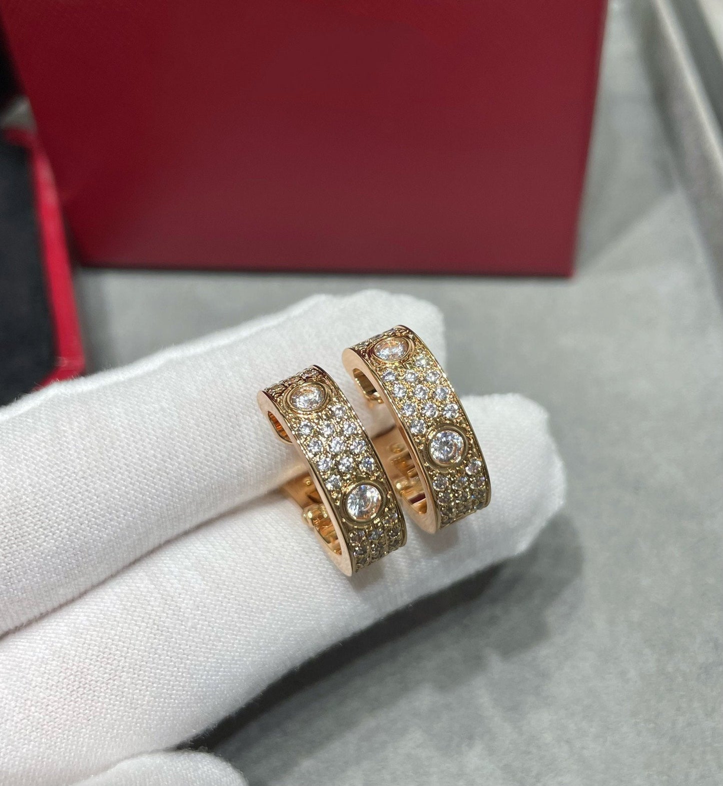 [BloomBling]LOVE 5.5MM DIAMOND PAVED EARRINGS