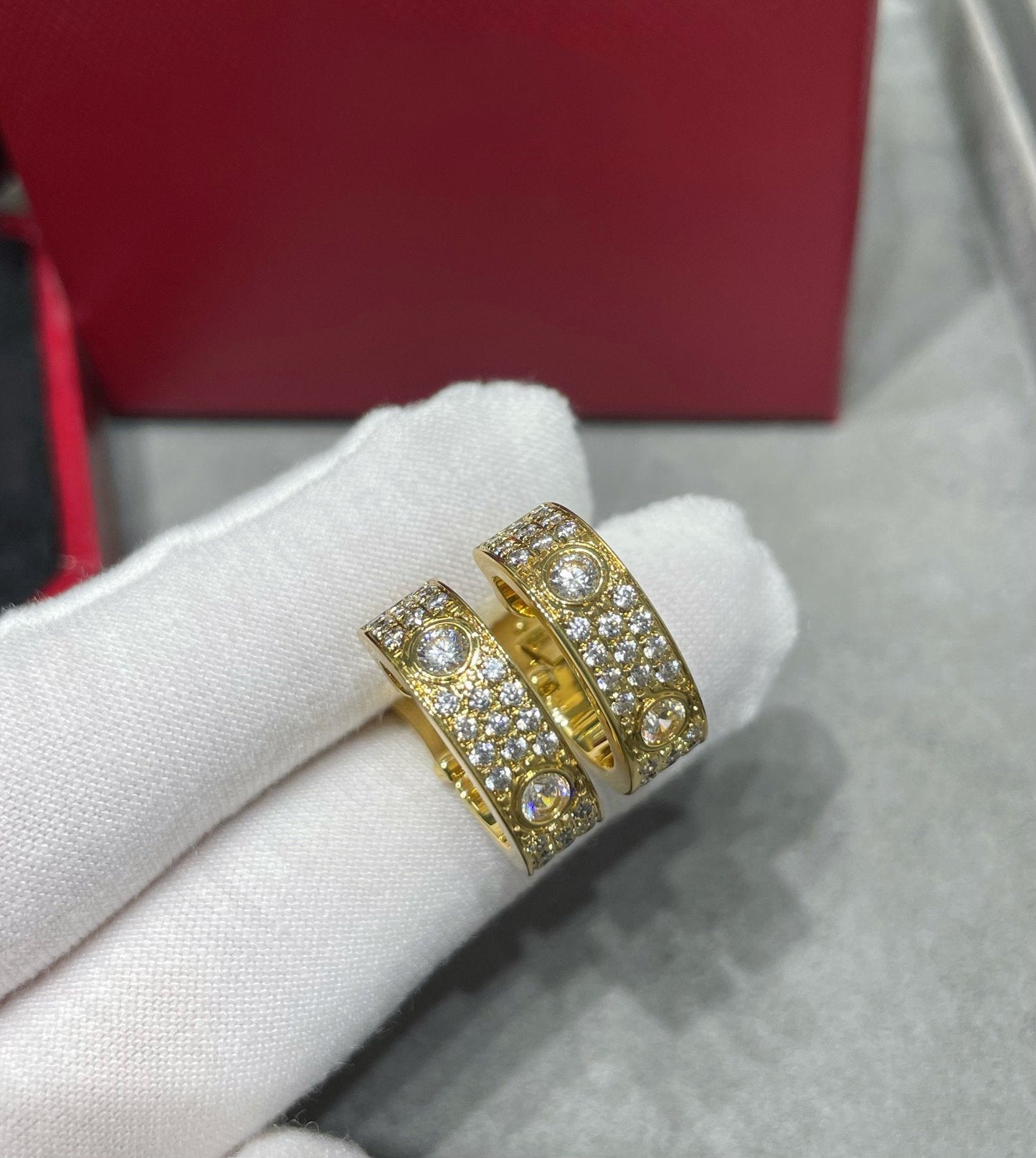 [BloomBling]LOVE 5.5MM DIAMOND PAVED EARRINGS
