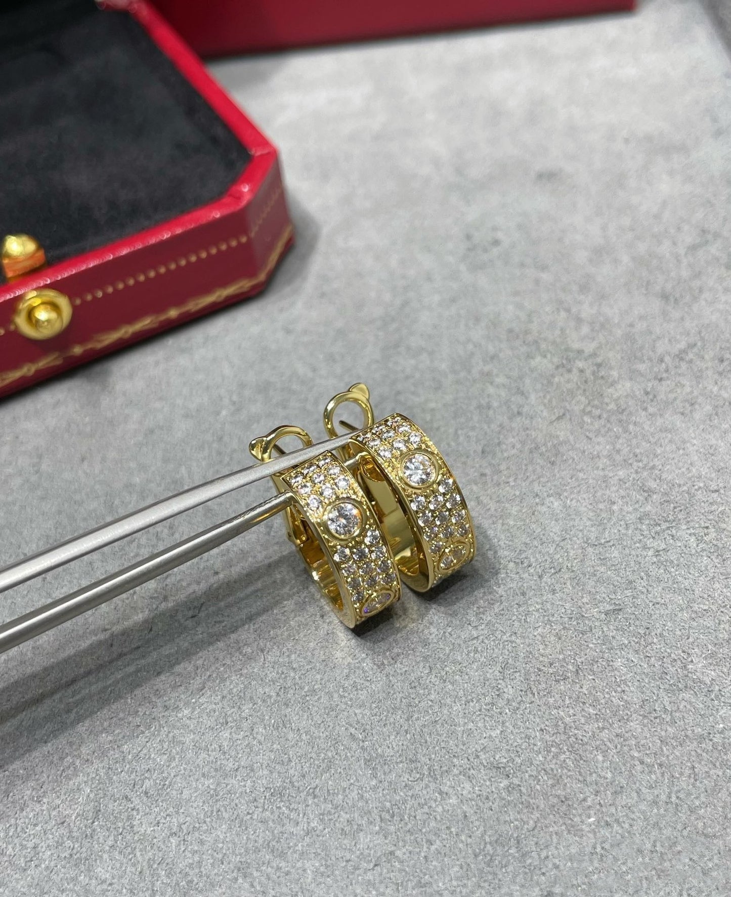 [BloomBling]LOVE 5.5MM DIAMOND PAVED EARRINGS