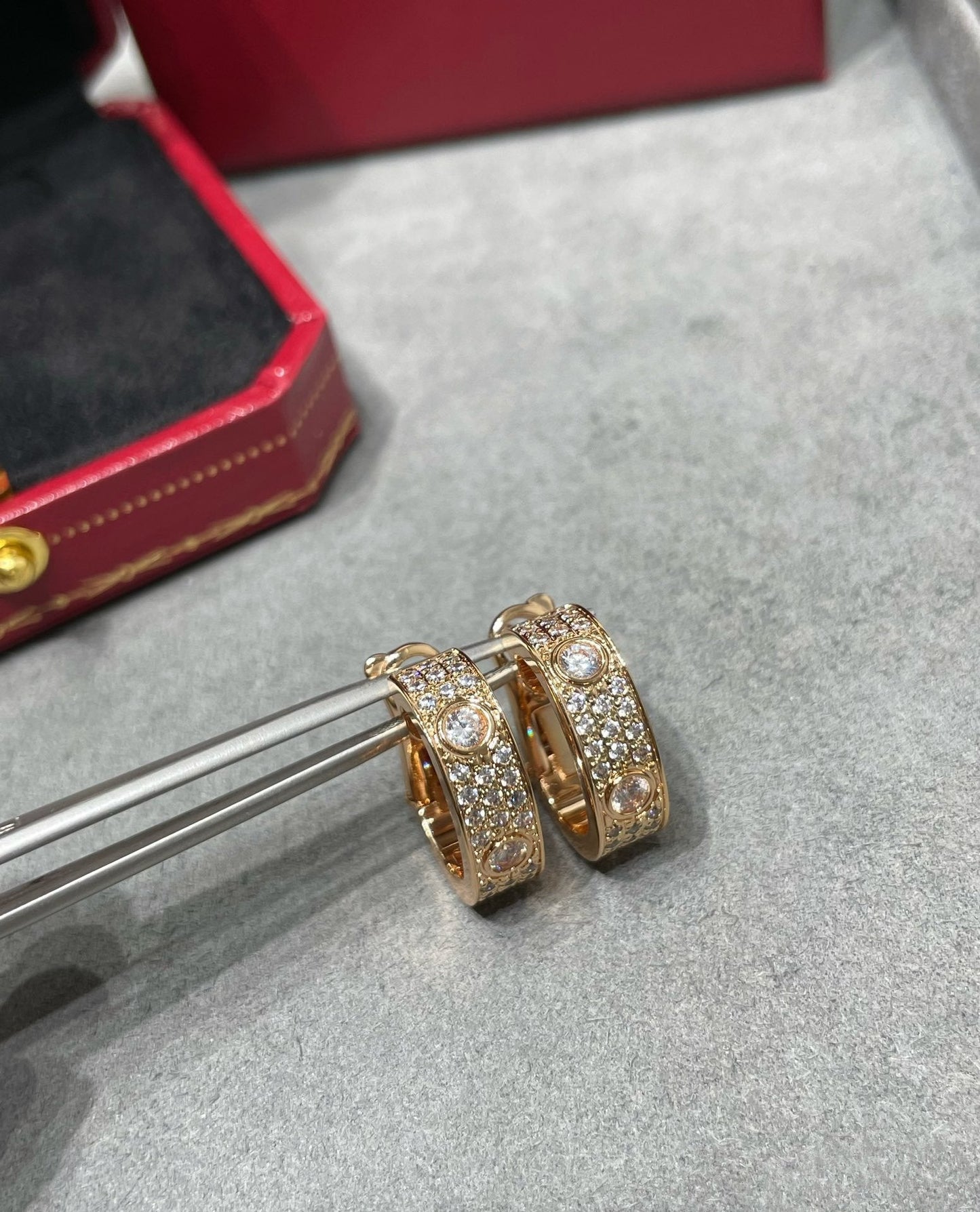 [BloomBling]LOVE 5.5MM DIAMOND PAVED EARRINGS