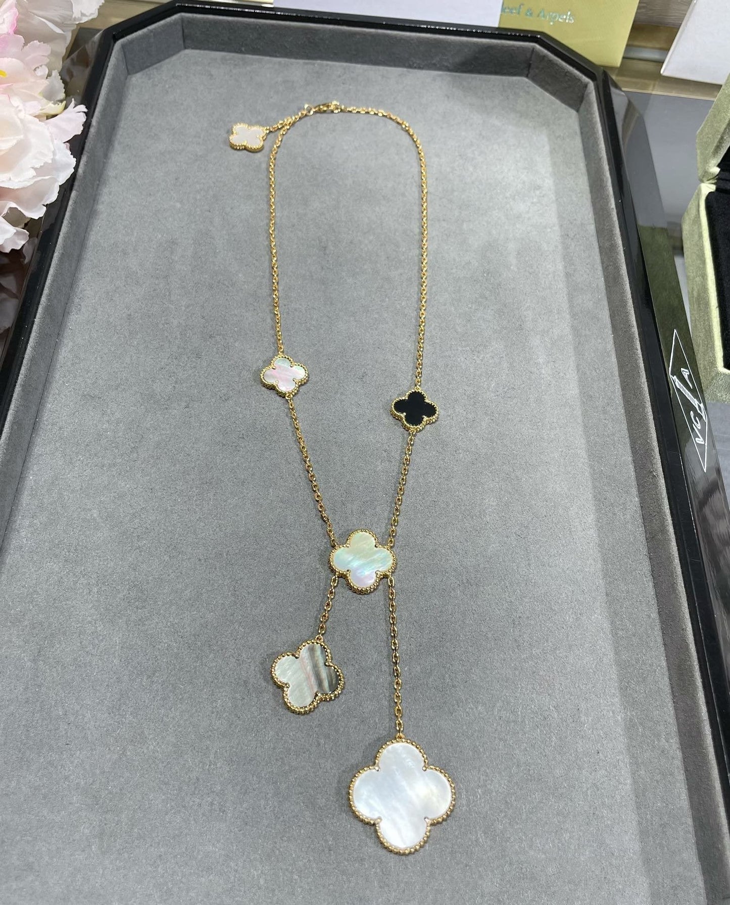 [BloomBling]CLOVER 6 MOTIF MOP ONYX GOLD NECKLACE