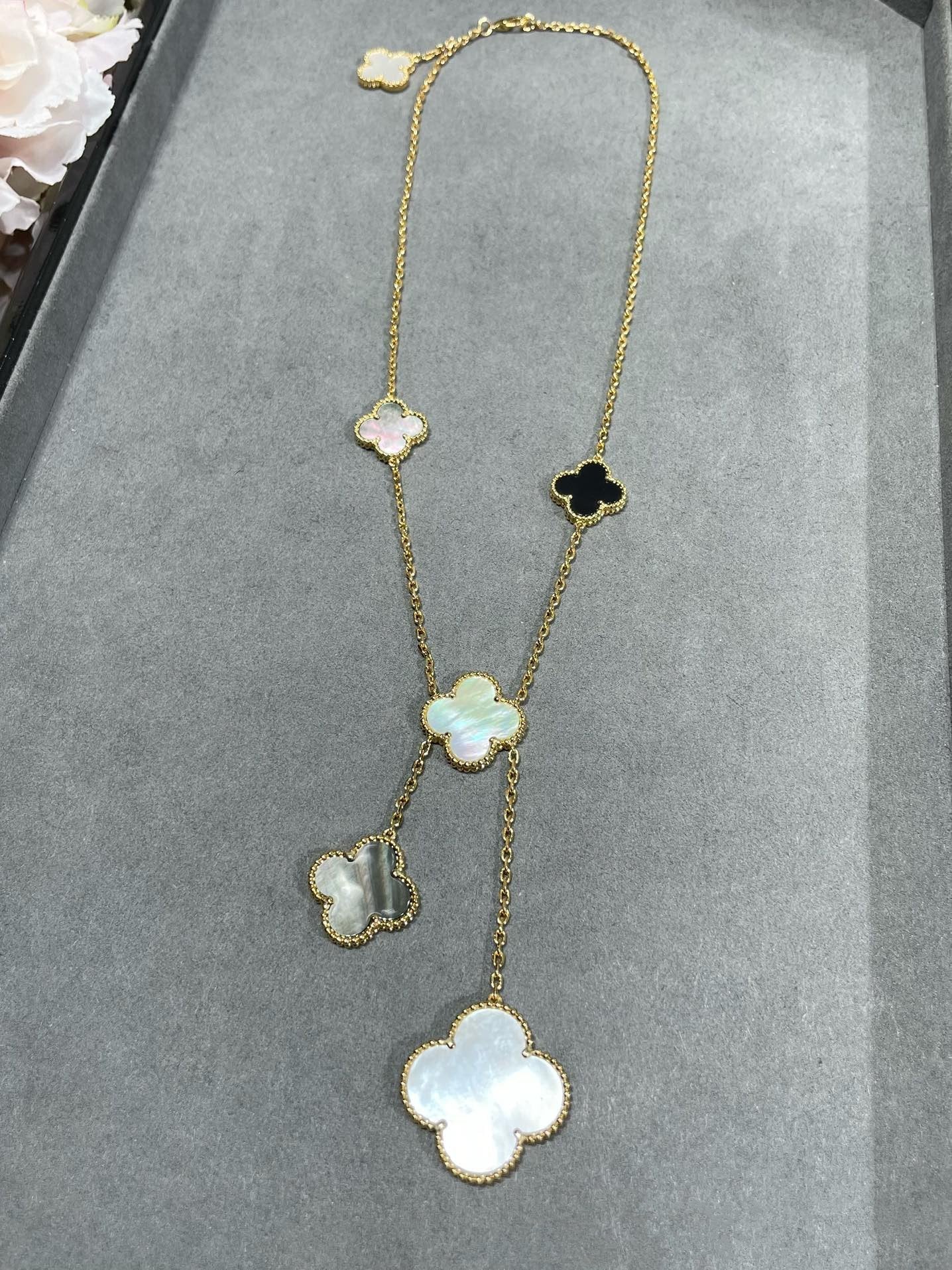 [BloomBling]CLOVER 6 MOTIF MOP ONYX GOLD NECKLACE