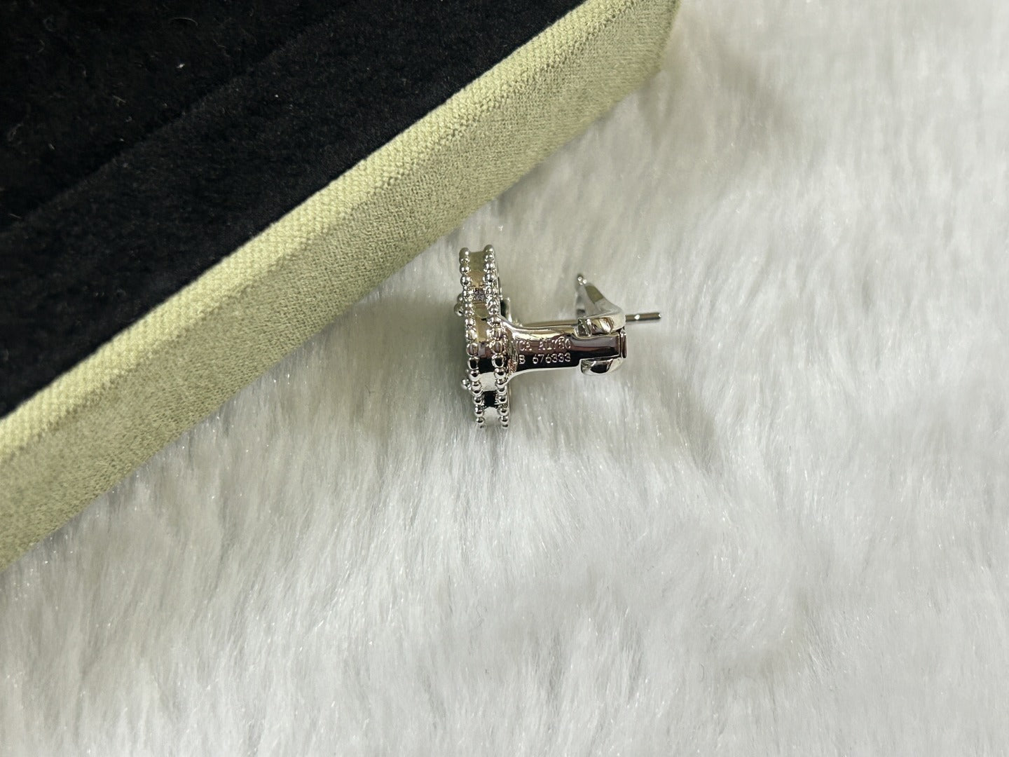 [BloomBling]CLOVER PIETERSITE MEDIUM STUD EARRINGS