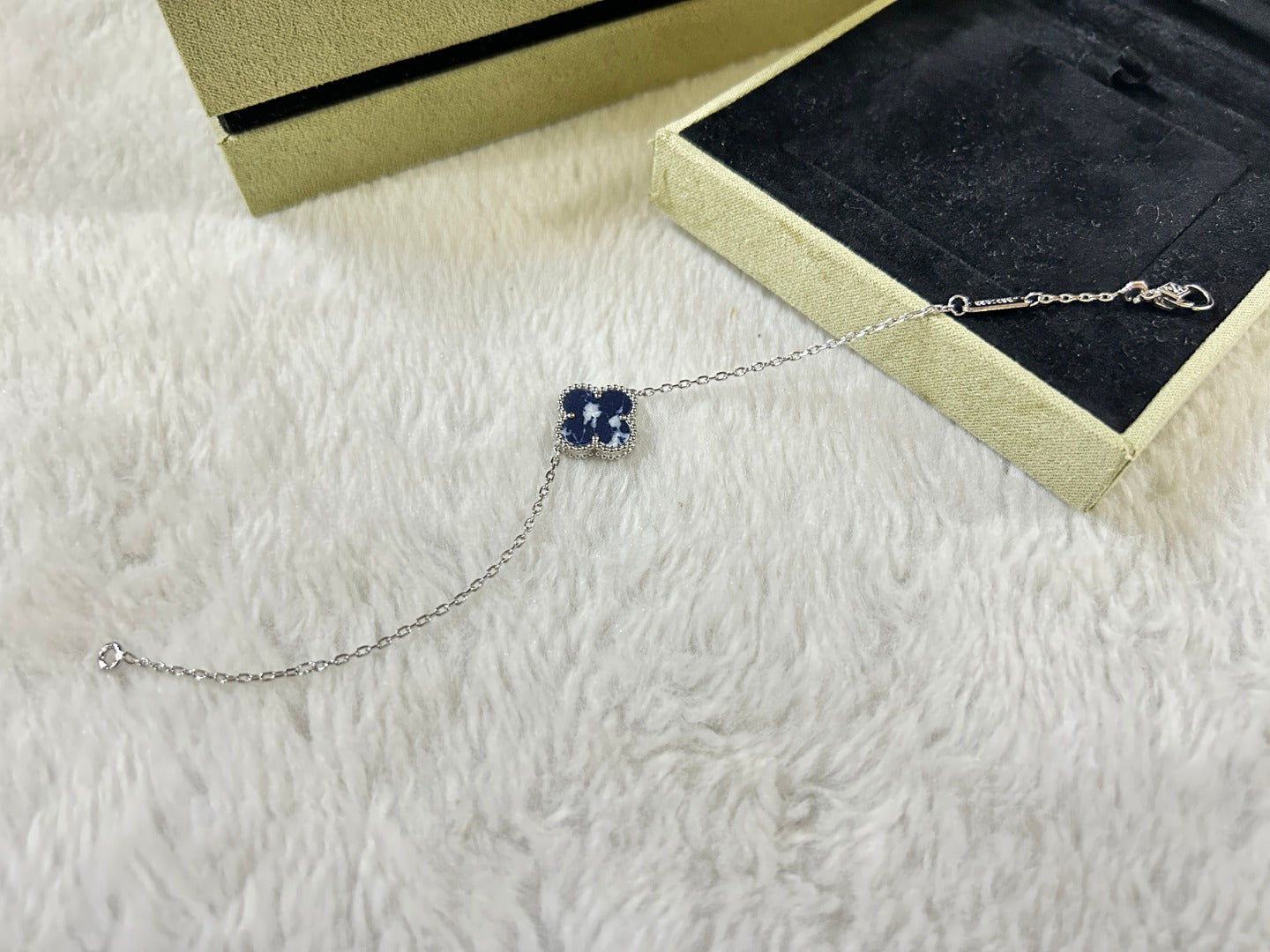 [BloomBling]CLOVER 1 MOTIF PIETERSITE BRACELET