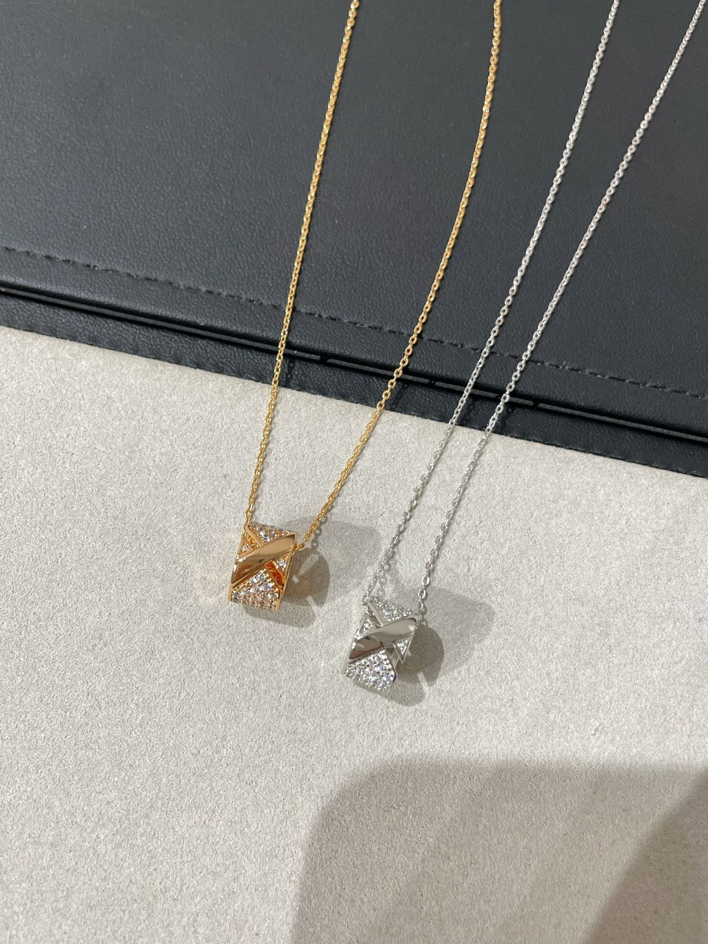 [BloomBling]LIENS EVIDENCE DIAMOND PAVED NECKLACE