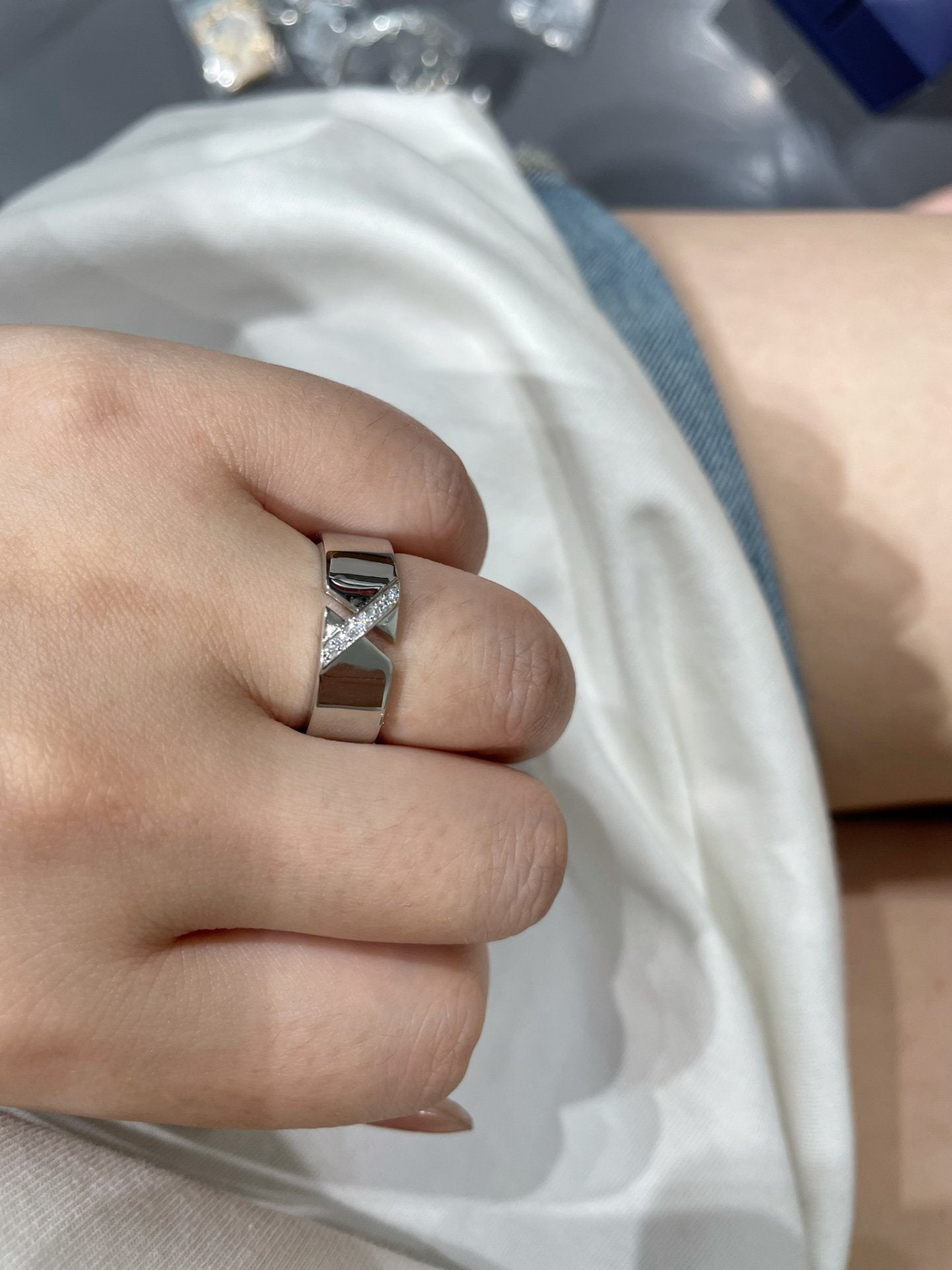 [BloomBling]LIENS EVIDENCE DIAOMOND RING