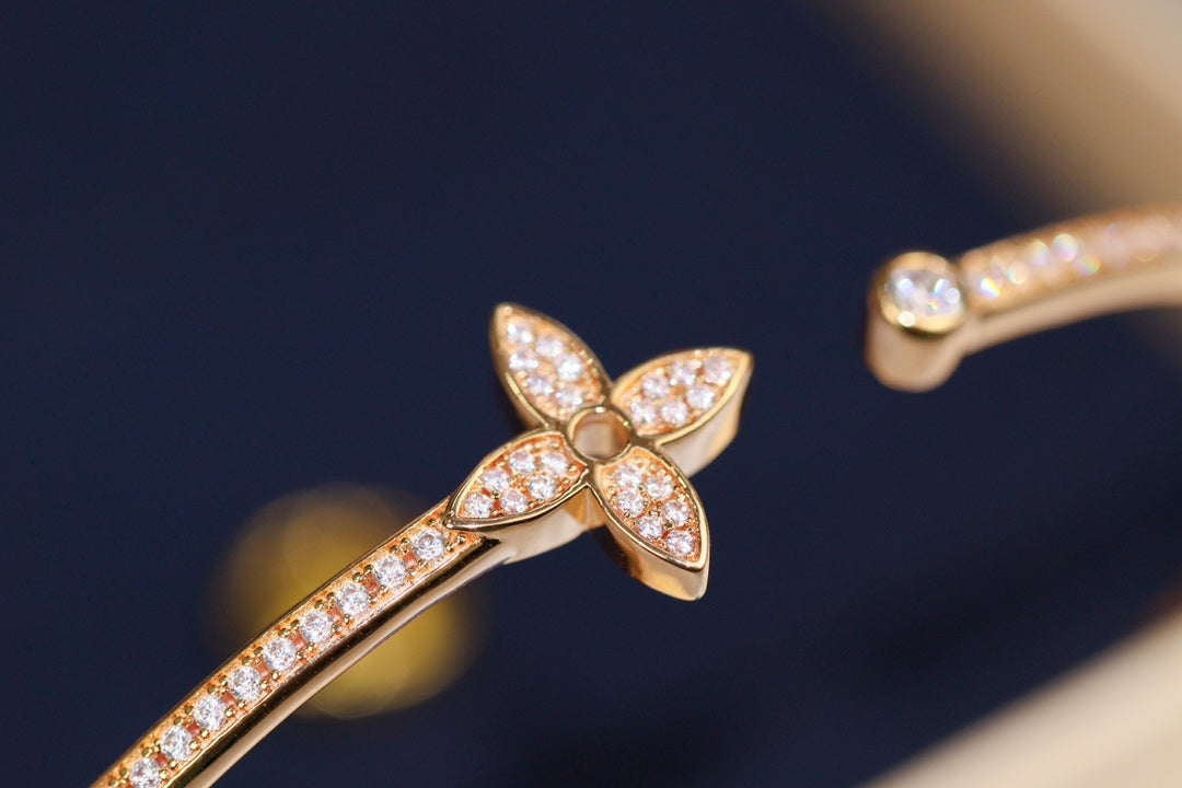 [BloomBling]IDYLLE PINK GOLD OPEN BRACELET DIAMOND PAVED