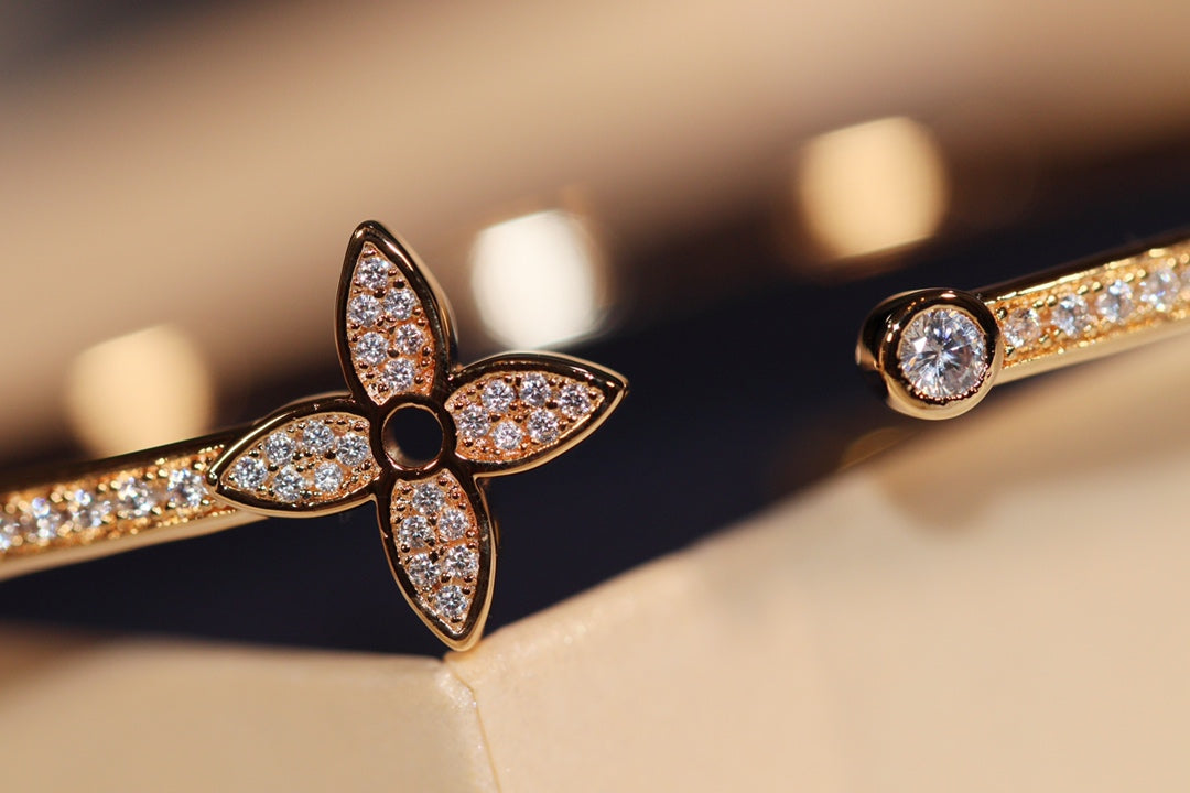 [BloomBling]IDYLLE GOLD OPEN BRACELET DIAMOND PAVED