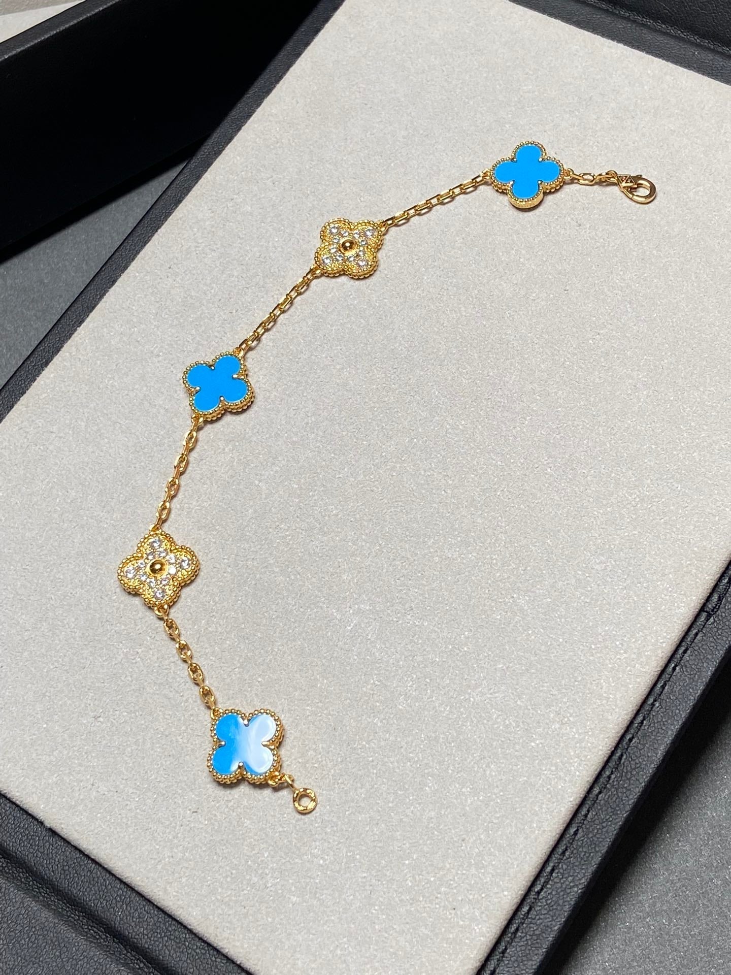 [BloomBling]CLOVER 5 MOTIF BLUE CHALCEDONY DIAMOND GOLD BRACELET