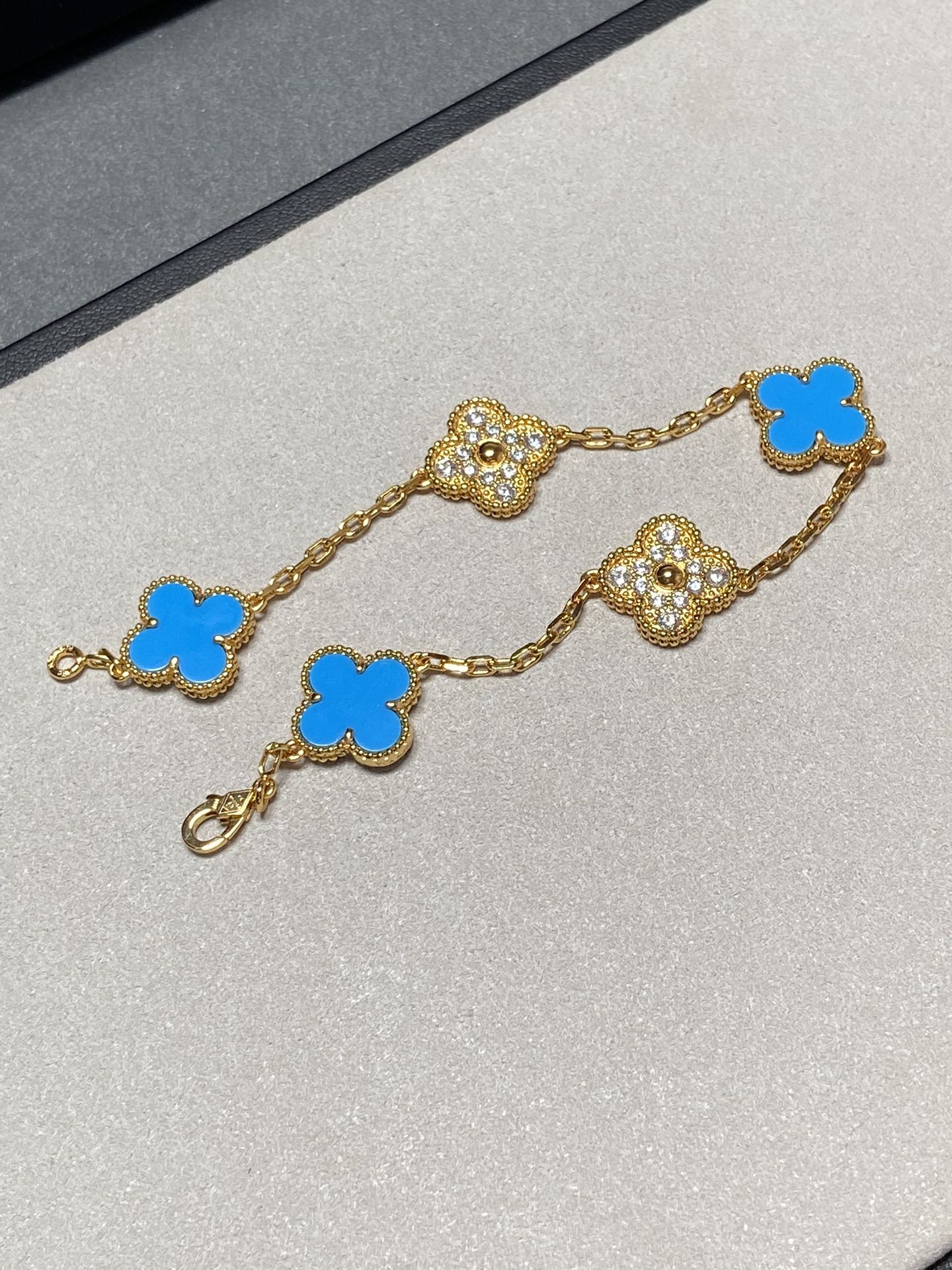 [BloomBling]CLOVER 5 MOTIF BLUE CHALCEDONY DIAMOND GOLD BRACELET