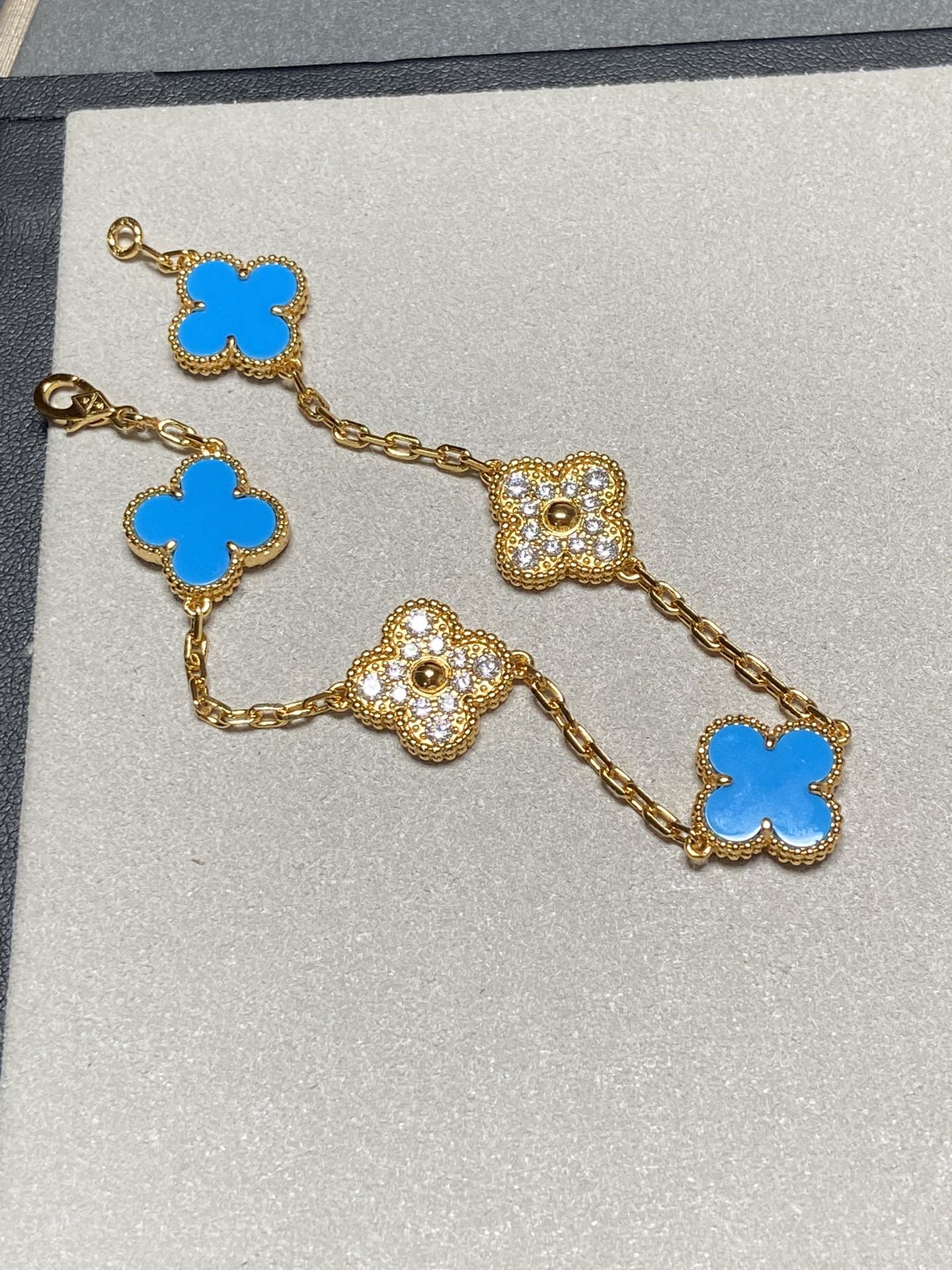 [BloomBling]CLOVER 5 MOTIF BLUE CHALCEDONY DIAMOND GOLD BRACELET