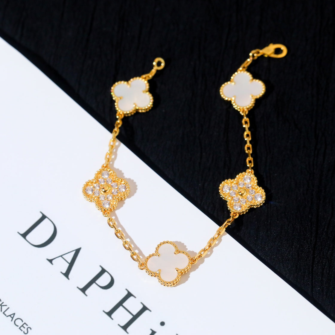 [BloomBling]CLOVER BRACELET 5 MOTIF WHITE MOP DIAMOND