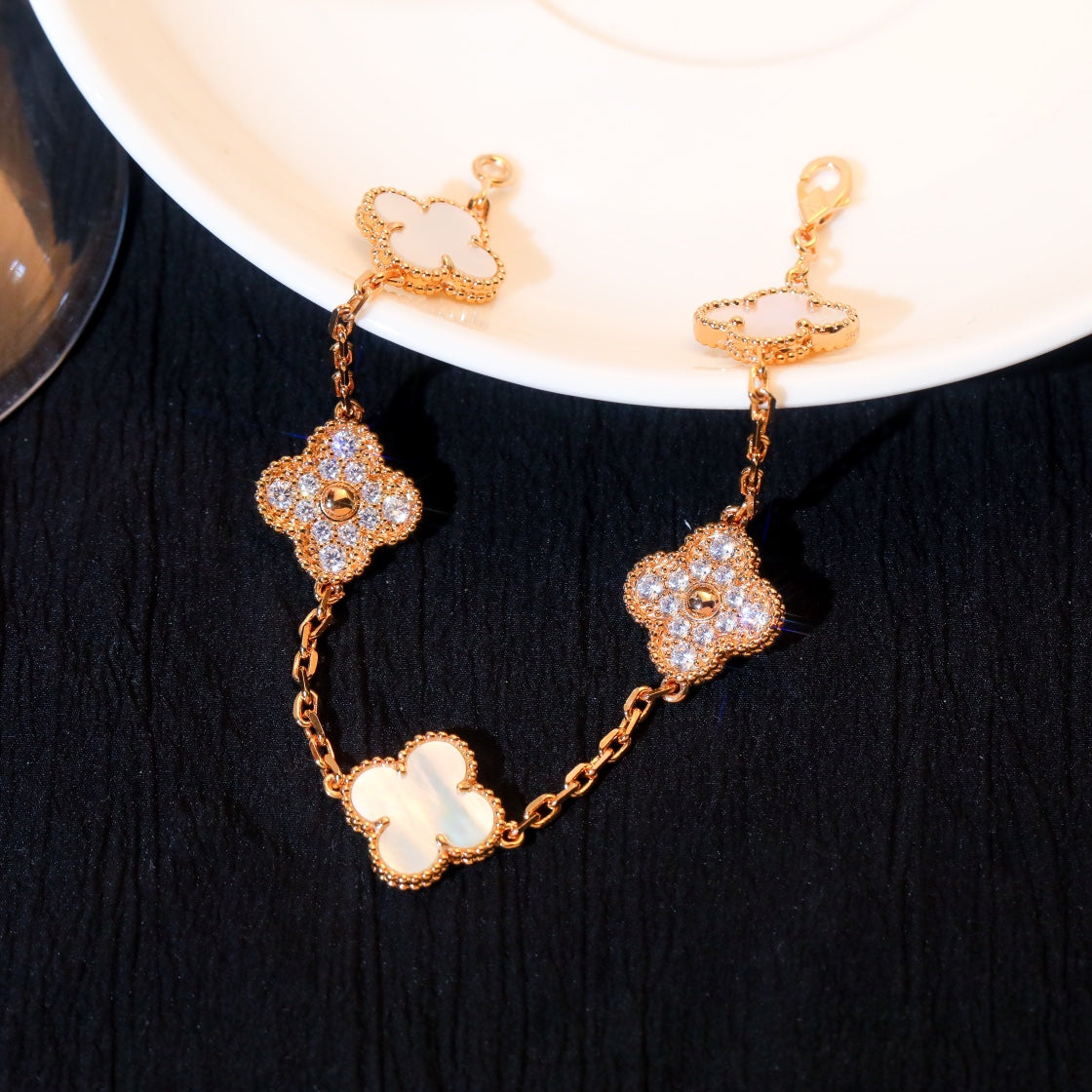 [BloomBling]CLOVER BRACELET 5 MOTIF WHITE MOP DIAMOND