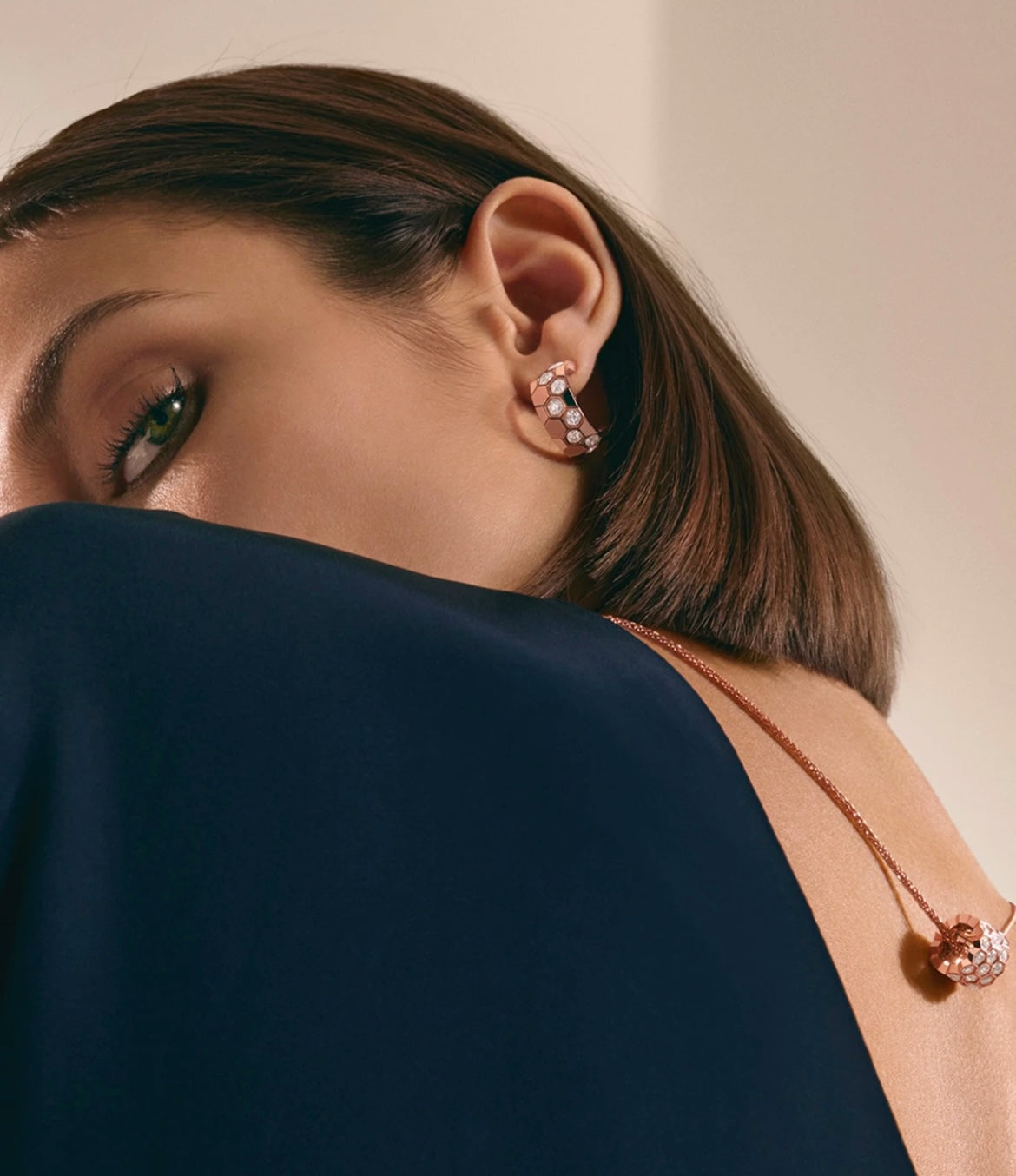 [BloomBling]BEE LOVE DIAMOND HOOP EARRINGS