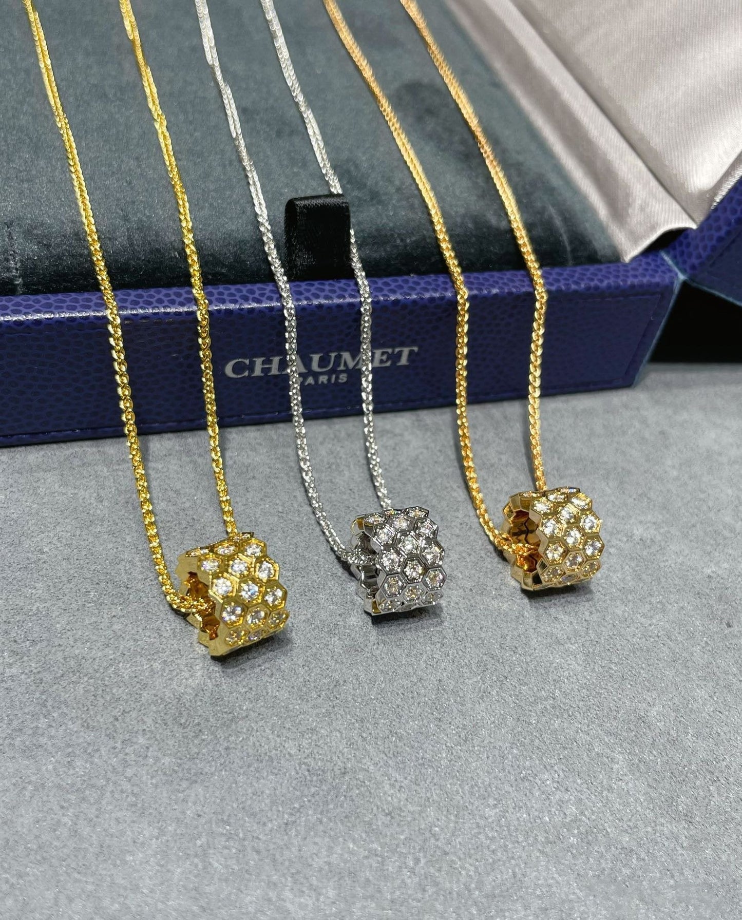[BloomBling]BEE LOVE DIAMOND PAVED 3 ROW NECKLACE