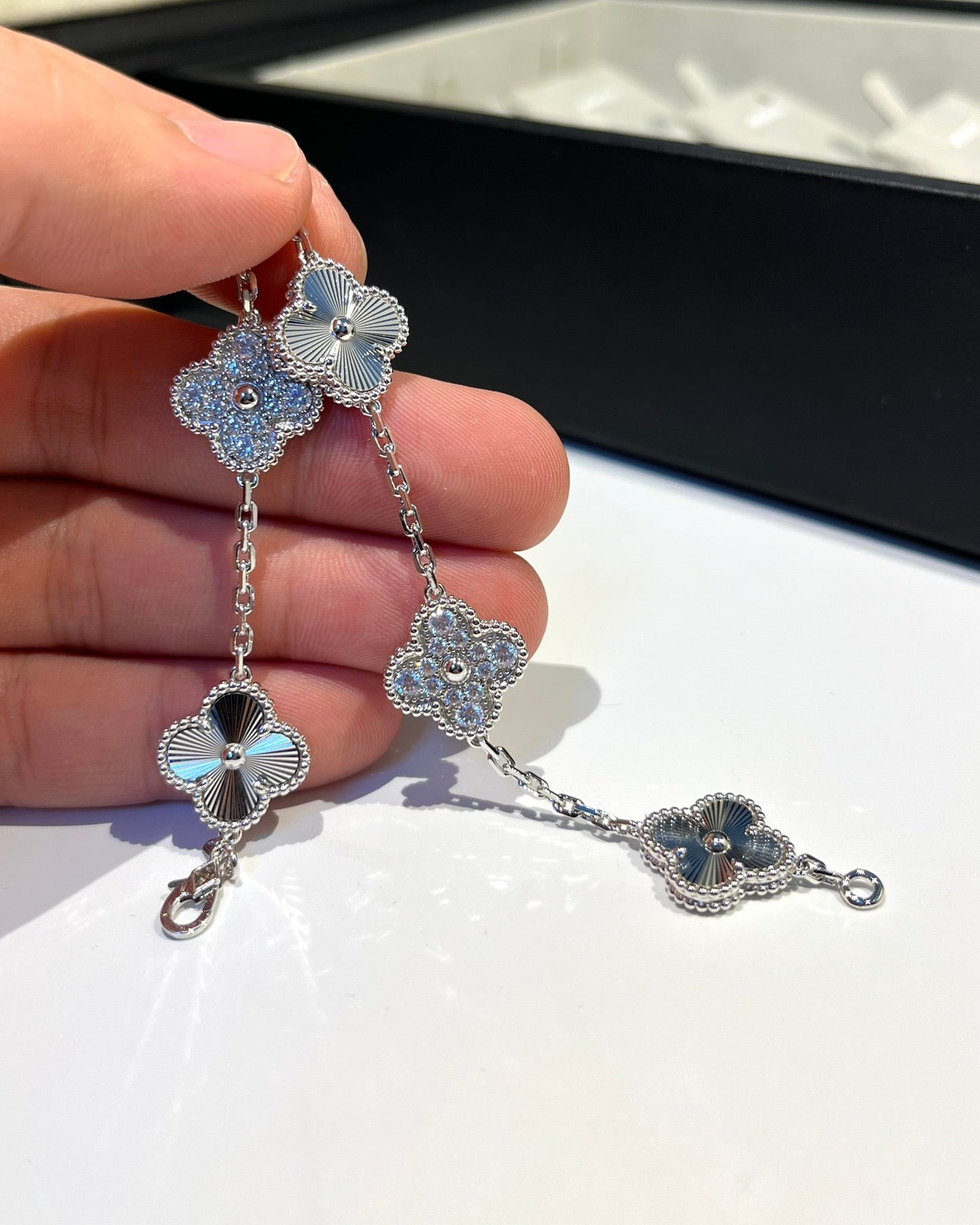 [BloomBling]CLOVER 5 MOTIF SILVER DIAMOND BRACELET