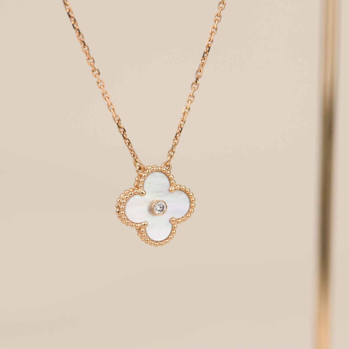 [BloomBling]CLOVER 15MM DIAMOND WHITE FRITILLARIA NECKLACE