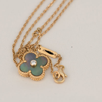 [BloomBling]CLOVER 15MM DIAMOND AND MOTHER-OF-GREY NECKLACE