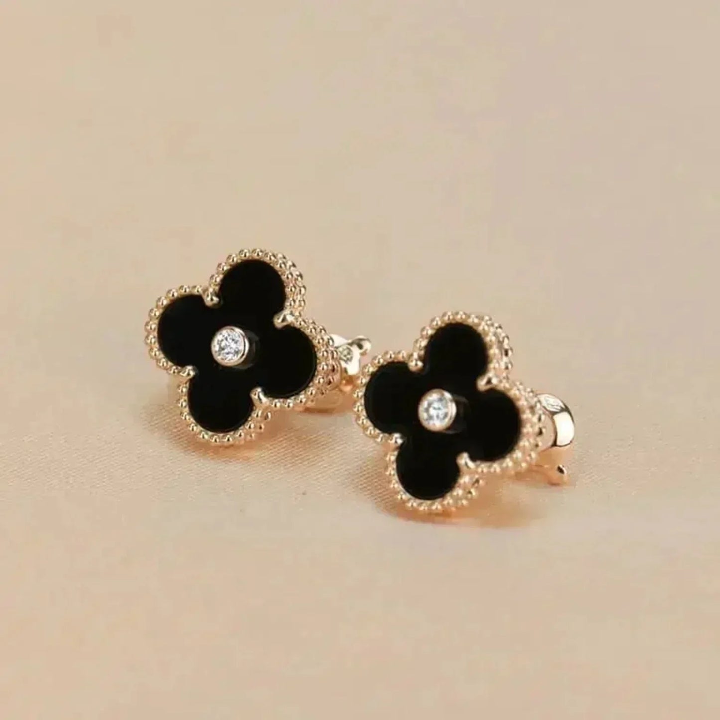 [BloomBling]CLOVER MEDIUM 1 MOTIFS ONYX DIAMOND EARRINGS