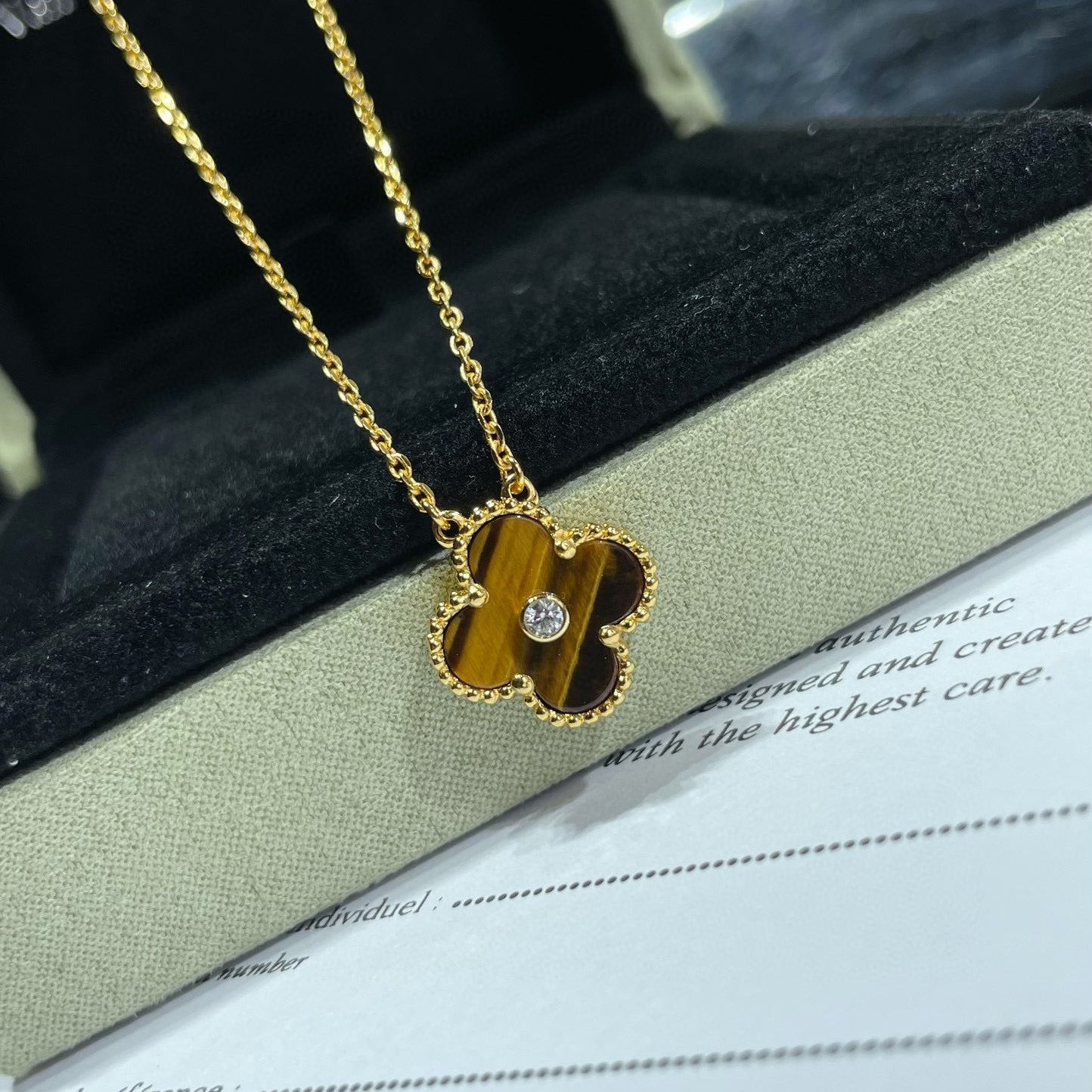[BloomBling]CLOVER 15MM DIAMOND AND YELLOW TIGER'S EYE AGATE necklace