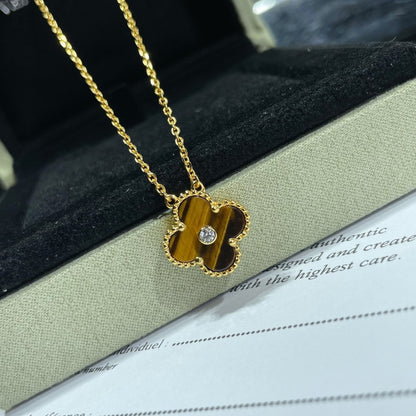 [BloomBling]CLOVER 15MM DIAMOND AND YELLOW TIGER'S EYE AGATE necklace