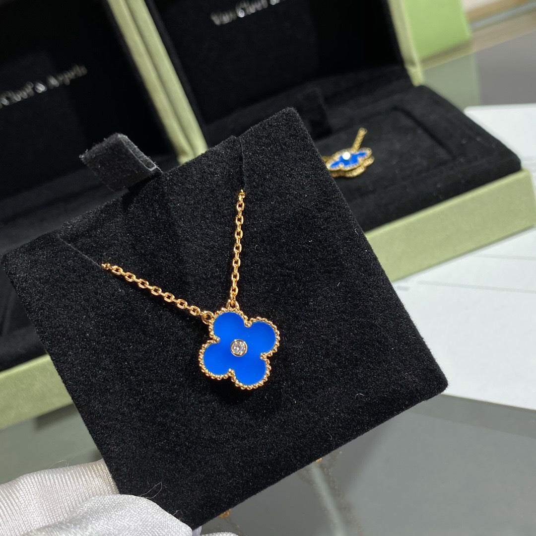 [BloomBling]CLOVER 15MM DIAMOND AND BLUE AGATE NECKLACE