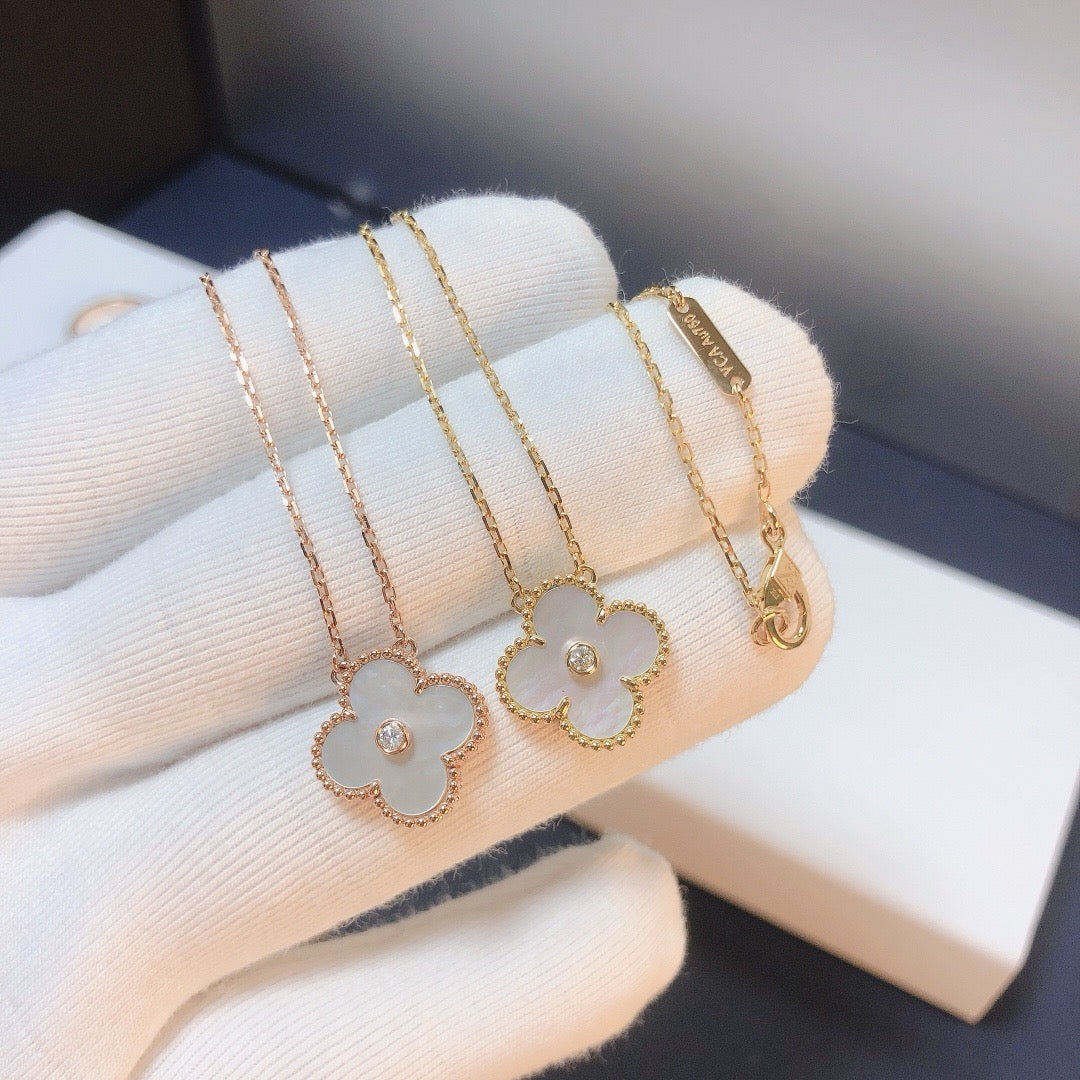 [BloomBling]CLOVER 15MM DIAMOND WHITE FRITILLARIA NECKLACE