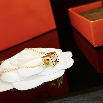 [BloomBling]H WHITE SQUARE GOLD NECKLACE