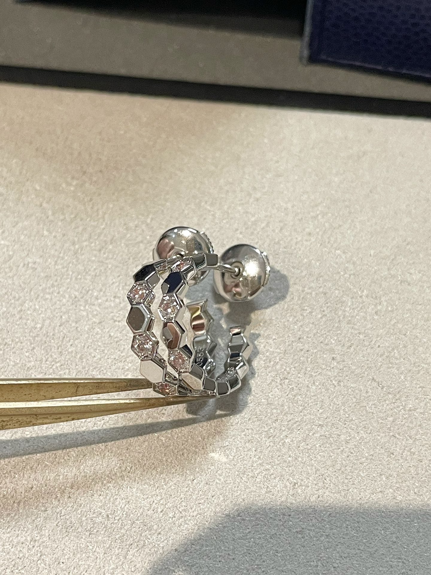 [BloomBling]Hollow Design Four-Leaf Clover Flower Shape Ring