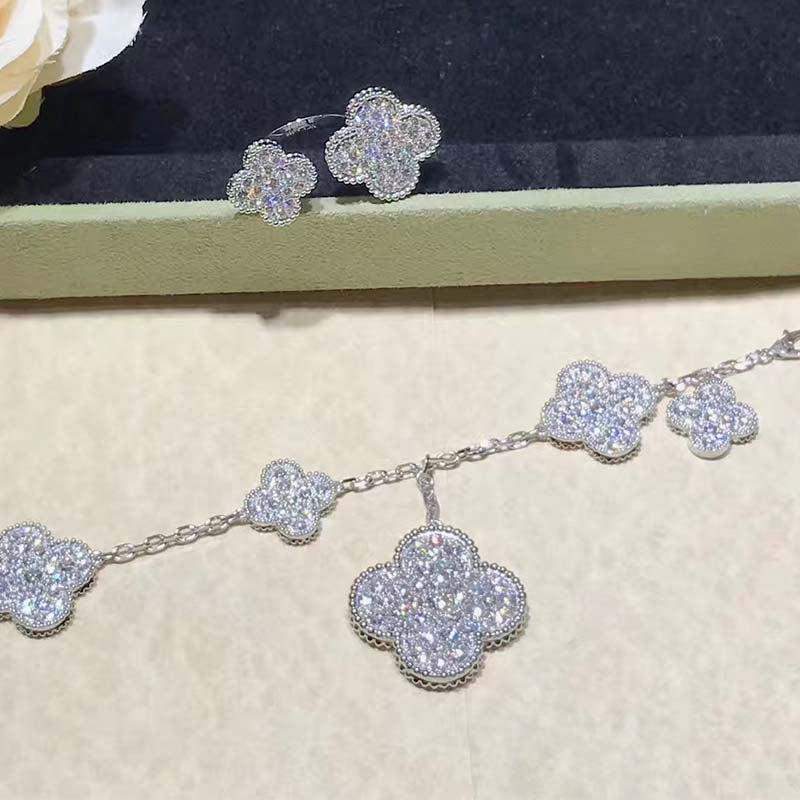[BloomBling]CLOVER 6 MOTIFS SILVER DIAMOND BRACELET