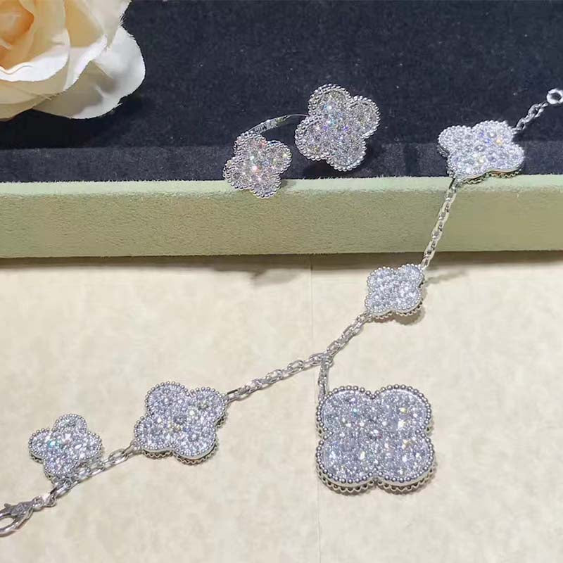 [BloomBling]CLOVER 6 MOTIFS SILVER DIAMOND BRACELET