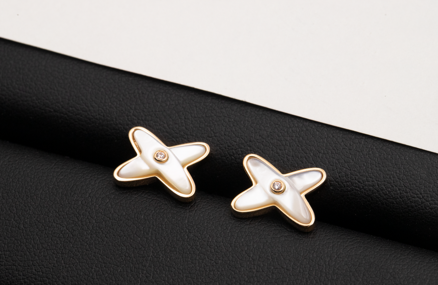 [BloomBling]JEUX DE WHITE MOP ROSE GOLD DIAMOND EARRINGS
