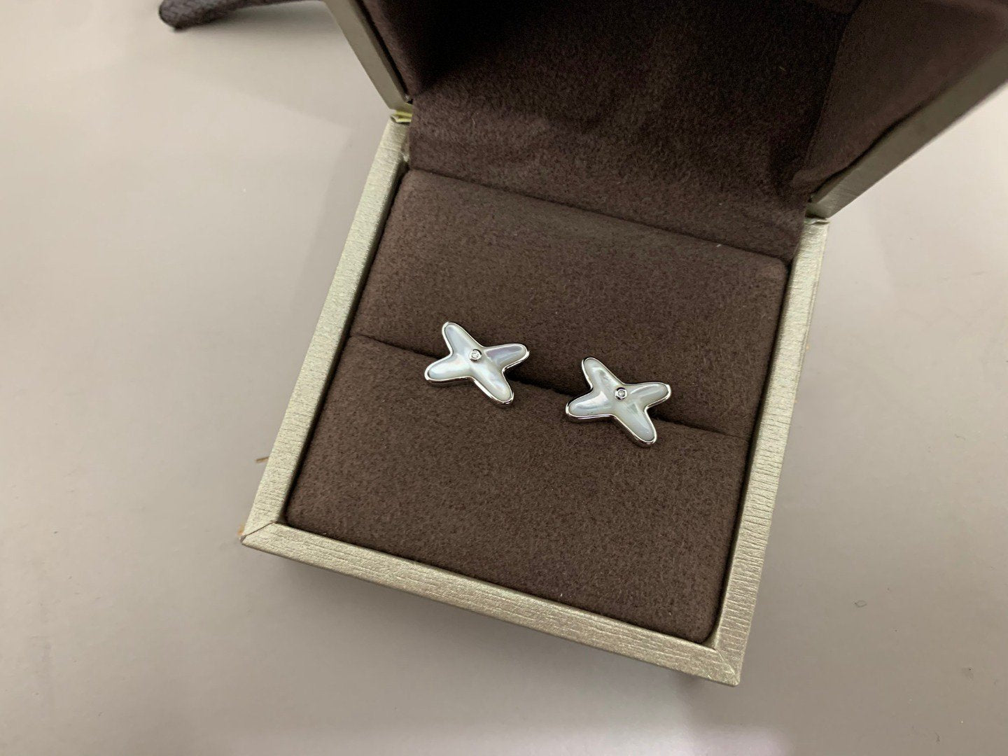 [BloomBling]JEUX DE WHITE MOP SILVER DIAMOND EARRINGS