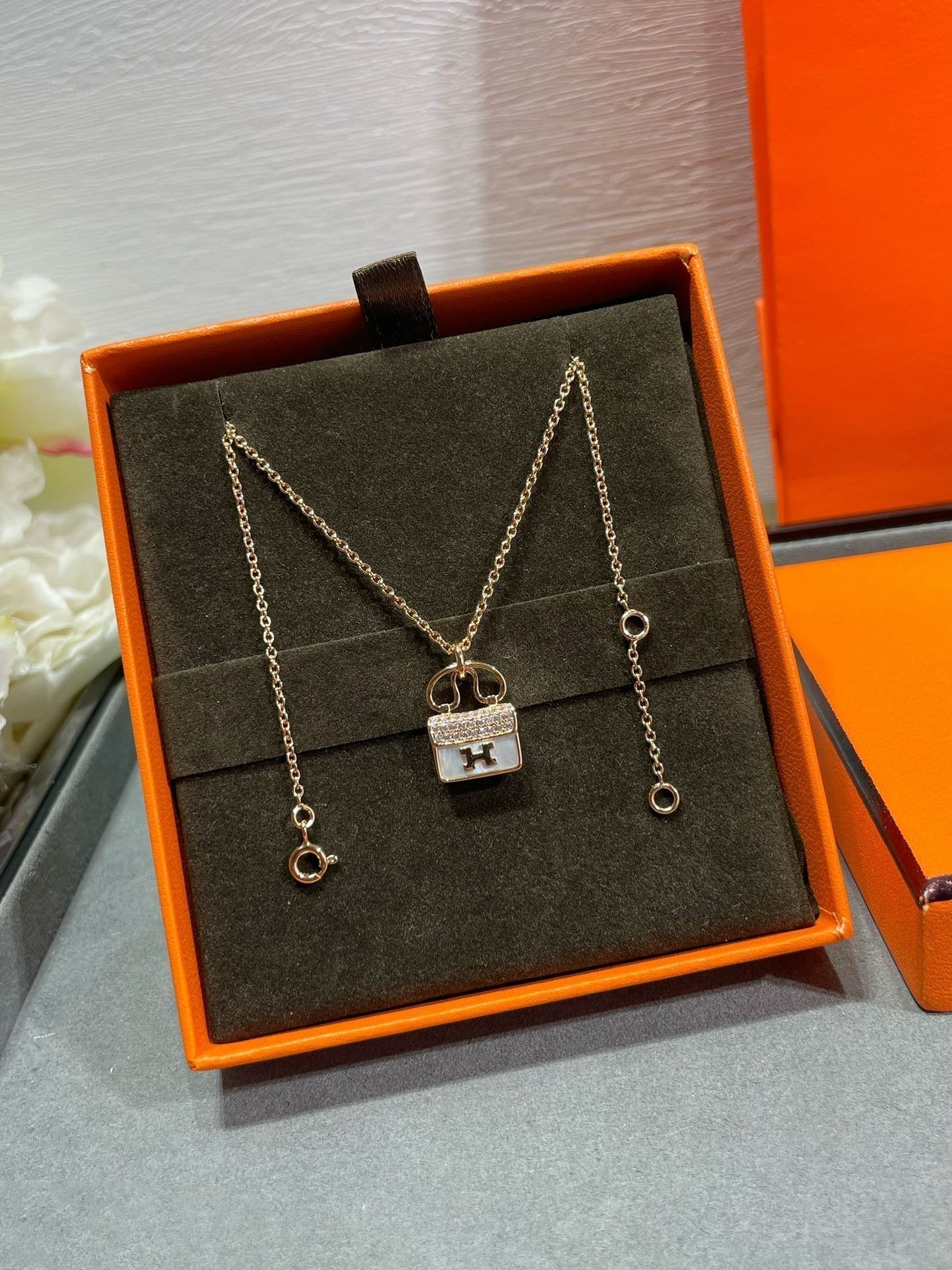 [BloomBling]H CIRCE MOISSANITE PENDANT NECKLACE GOLD