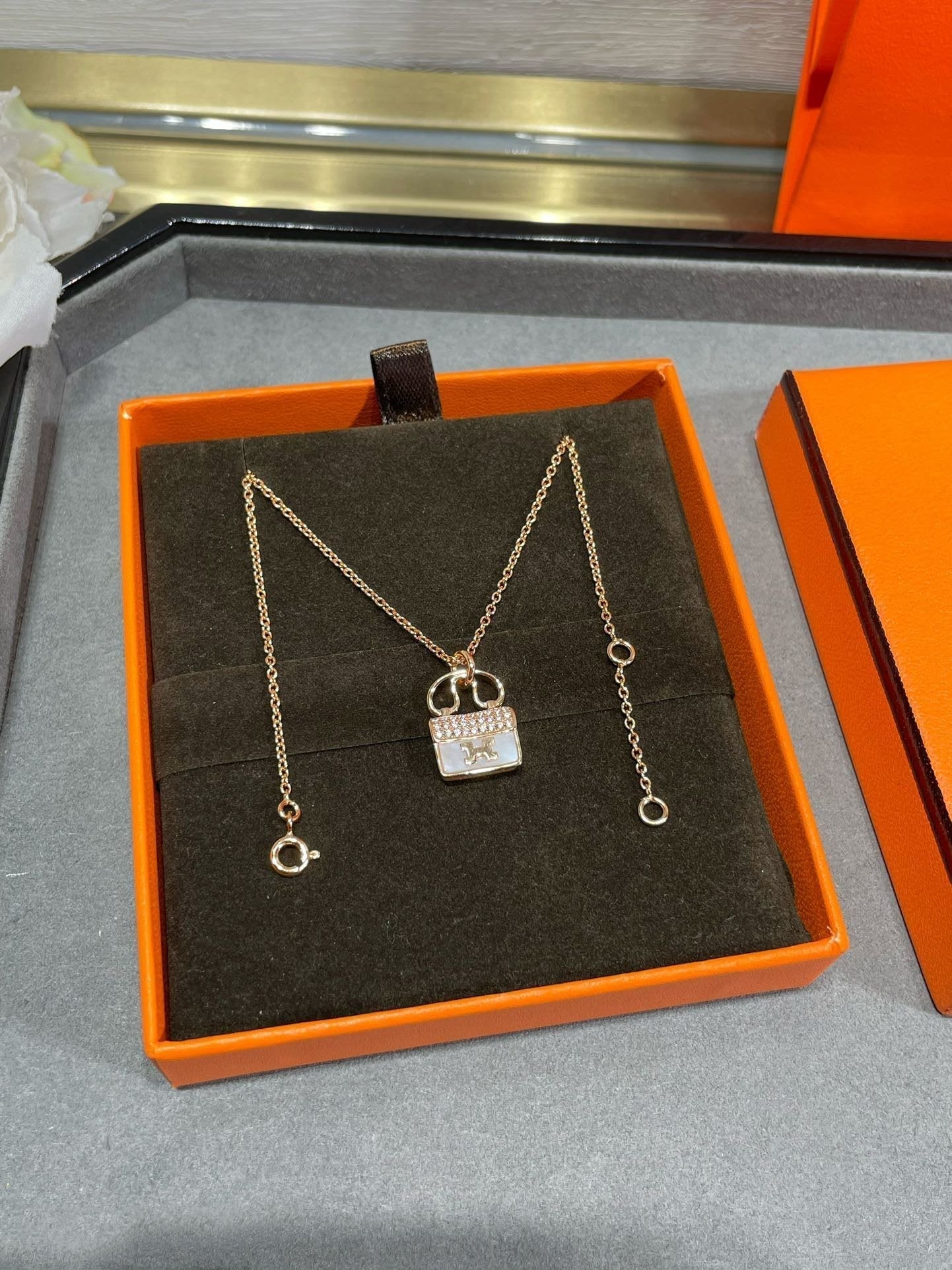 [BloomBling]H CIRCE MOISSANITE PENDANT NECKLACE GOLD