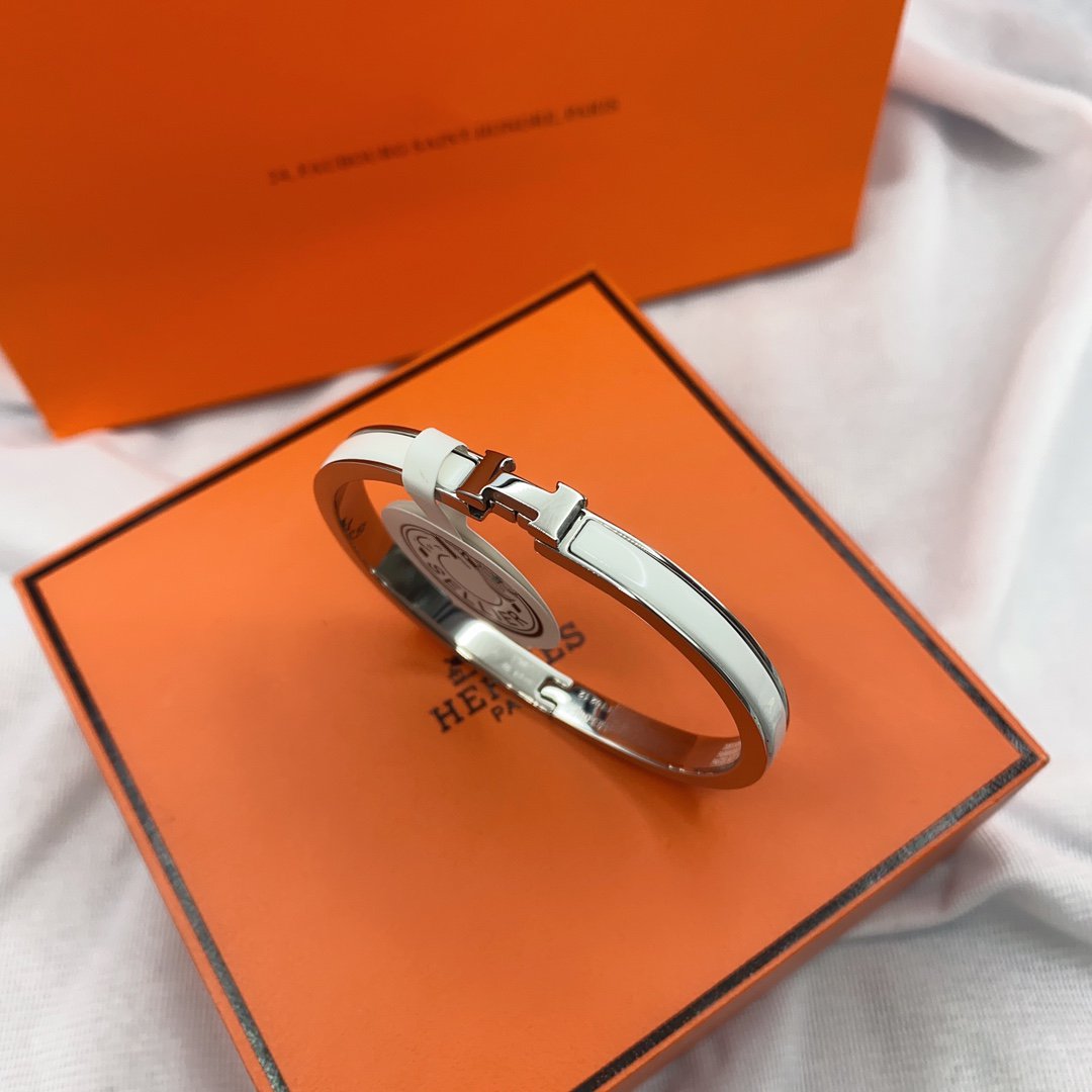 [BloomBling]CLASSIC HM CLIC WHITE 8MM ENAMEL BRACELET