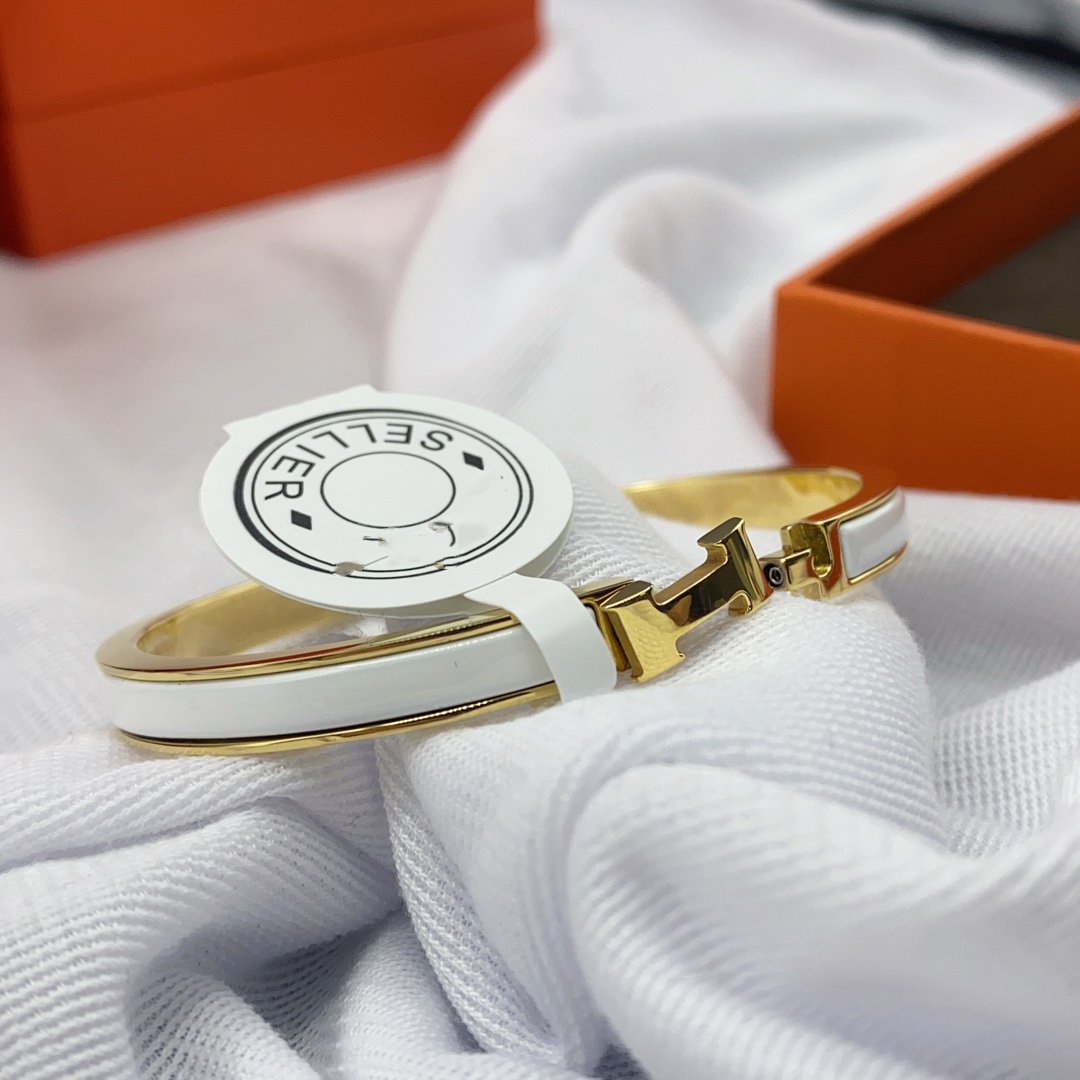 [BloomBling]CLASSIC HM CLIC WHITE 8MM ENAMEL BRACELET
