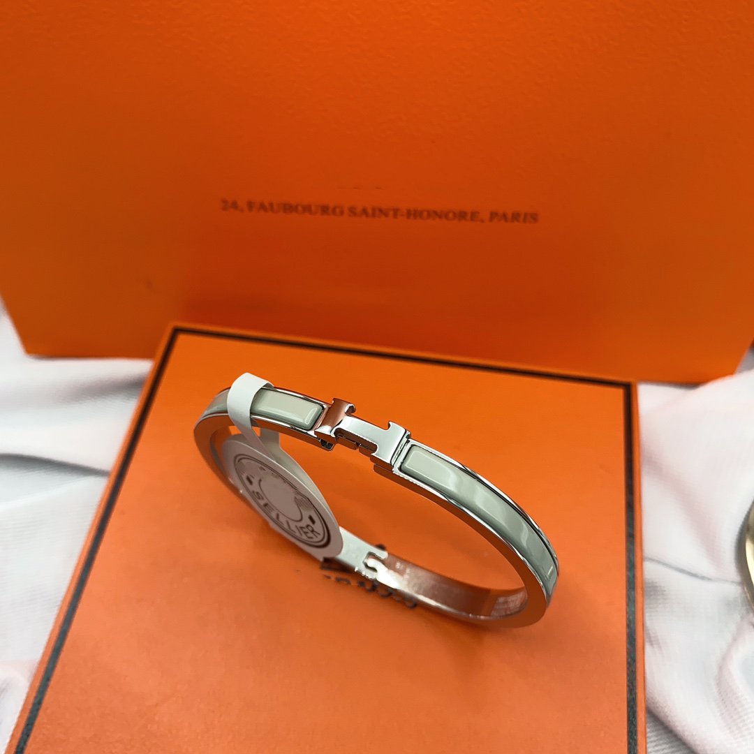 [BloomBling]CLASSIC HM CLIC GREEN 8MM ENAMEL BRACELET