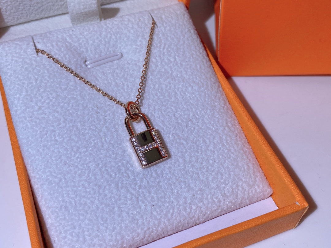 [BloomBling]HM ADVANCED NICHE LOCK HEAD NECKLACE DIAMONDS