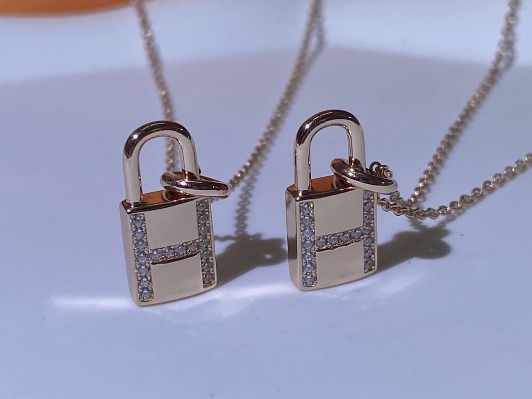 [BloomBling]HM ADVANCED NICHE LOCK HEAD NECKLACE DIAMONDS