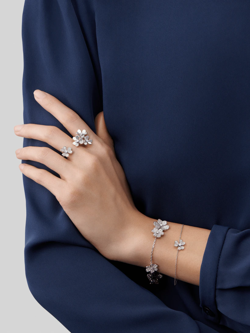 [BloomBling]FRIVOLE SILVER FLOWER DIAMOND BRACELET