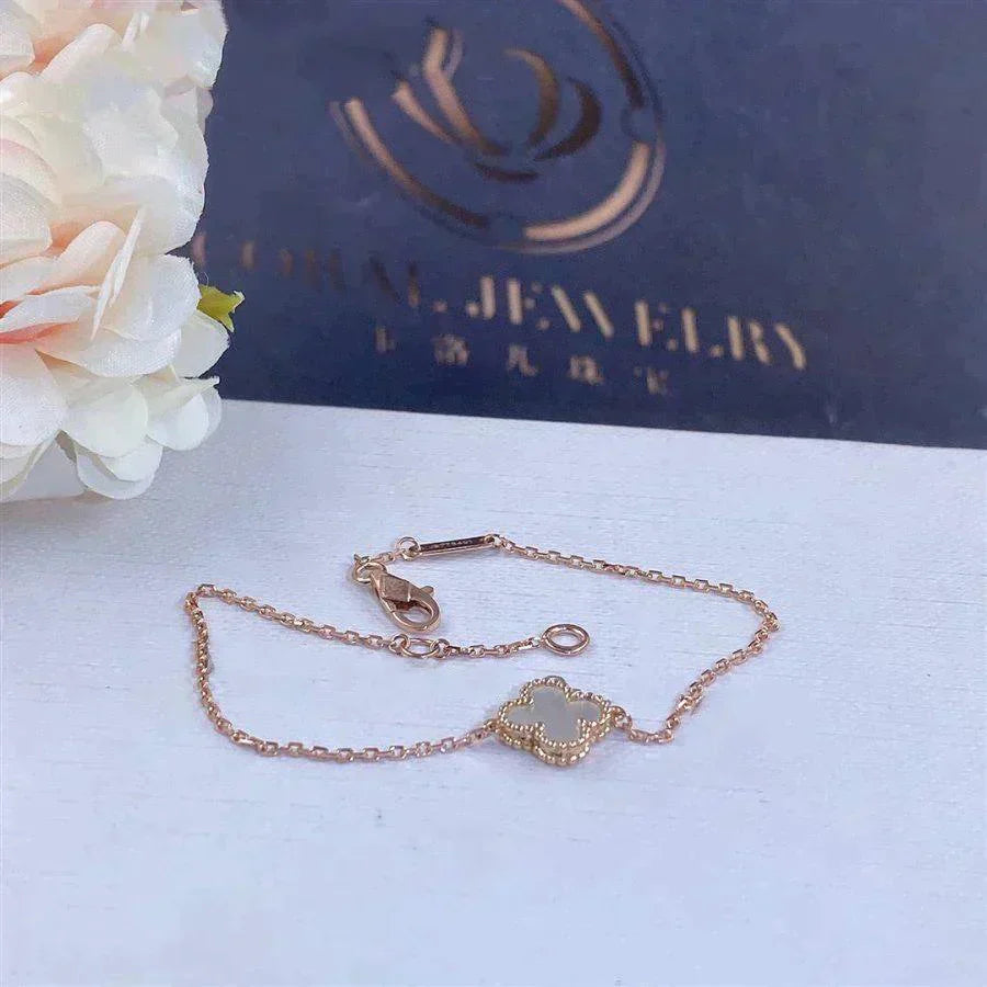 [BloomBling]CLOVER WHITE MOP SINGLE FLOWER BRACELET