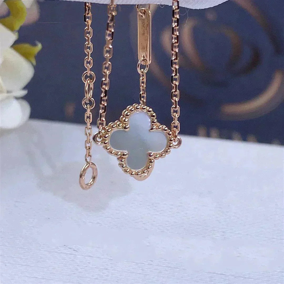 [BloomBling]CLOVER WHITE MOP SINGLE FLOWER BRACELET