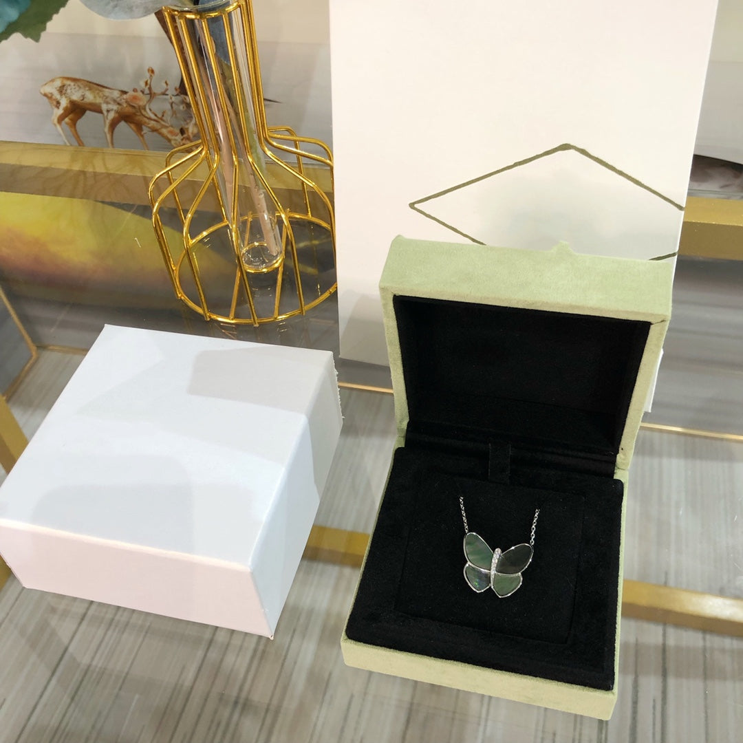 [BloomBling]LARGE BUTTERFLY SILVER PENDANT DIAMOND NECKLACE
