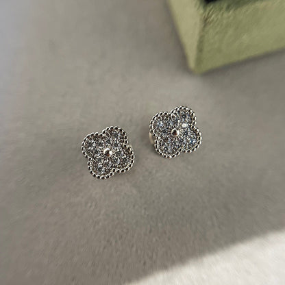 [BloomBling]CLOVER MINI DIAMOND STUD EARRINGS