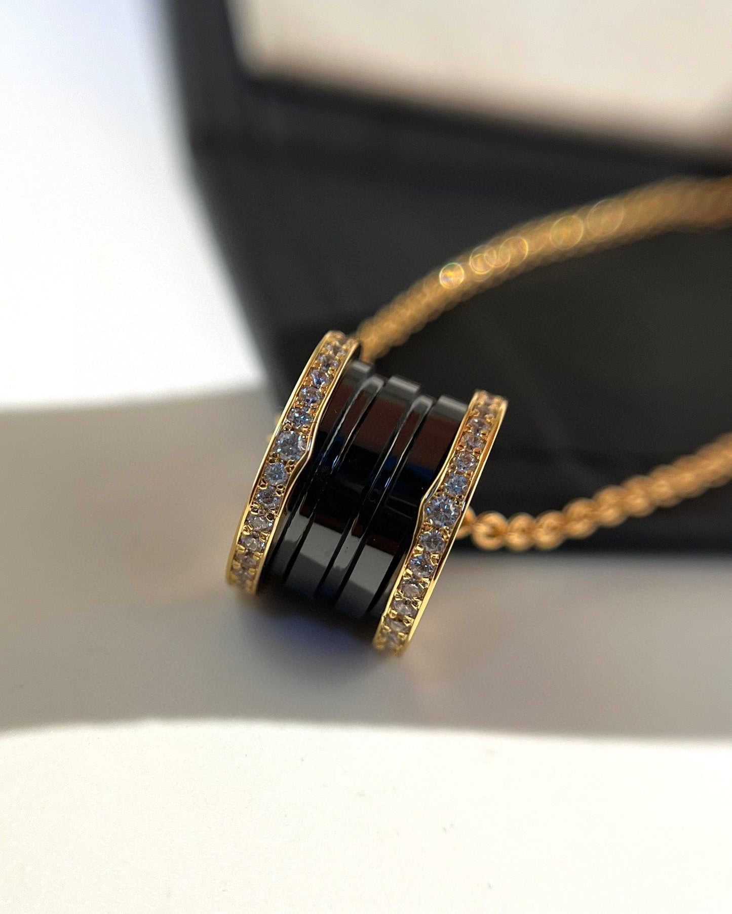 [BloomBling]ZERO 1 BLACK CERAMIC DIAMOND PINK GOLD NECKLACE
