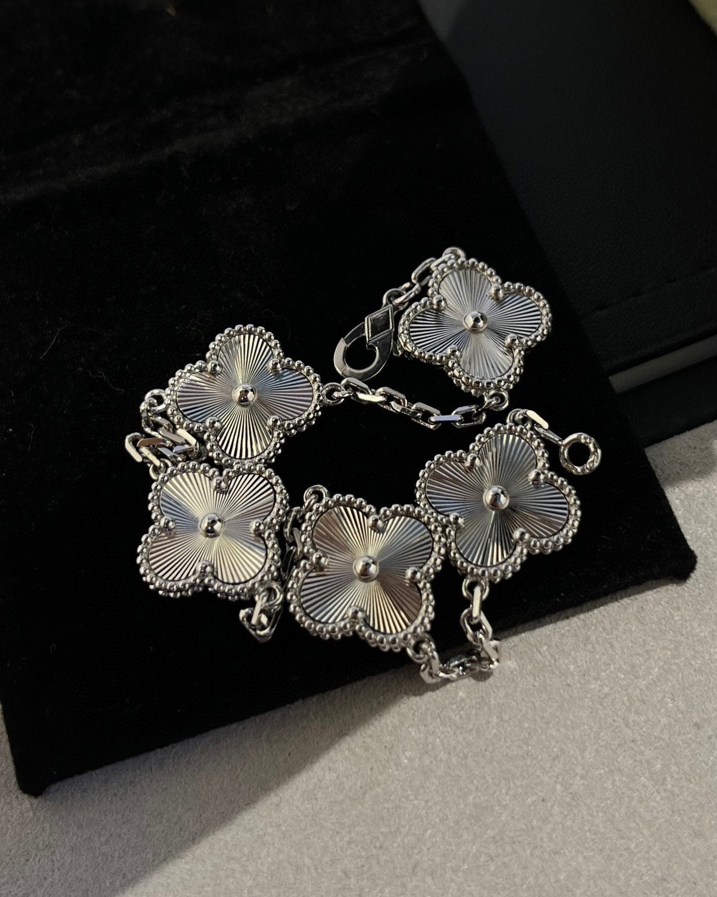 [BloomBling]CLOVER SILVER 5 MOTIFS BRACELET