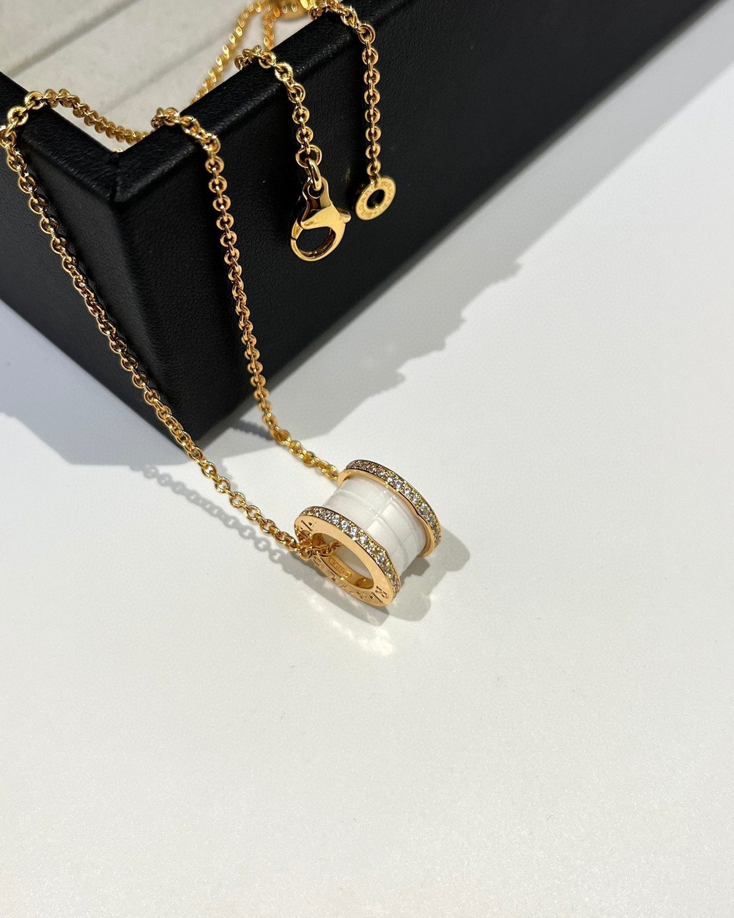 [BloomBling]ZERO 1 WHITE CERAMIC DIAMOND PINK GOLD NECKLACE